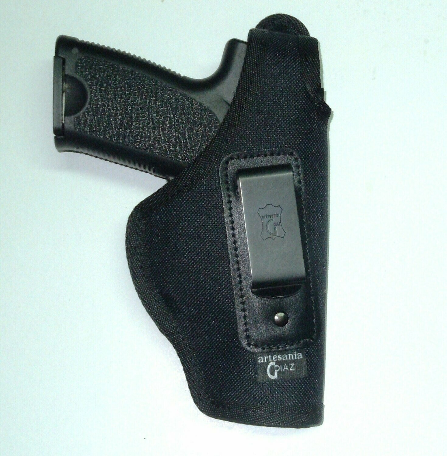 Funda Interior cordura con cierre al martillo.