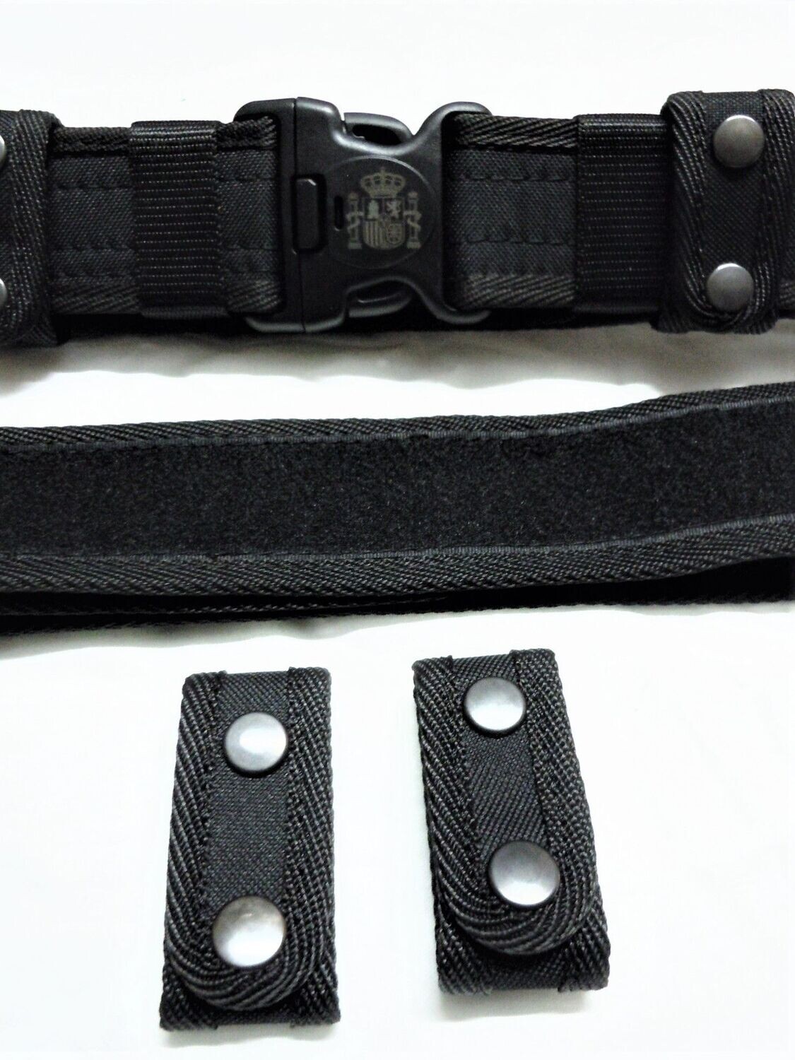 Cinturón doble reforzado con velcro hebilla con seguro escudo constitucional grabada a láser.