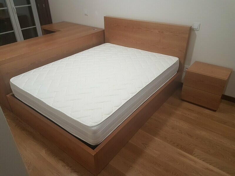 Quarto e secretária cerejeira