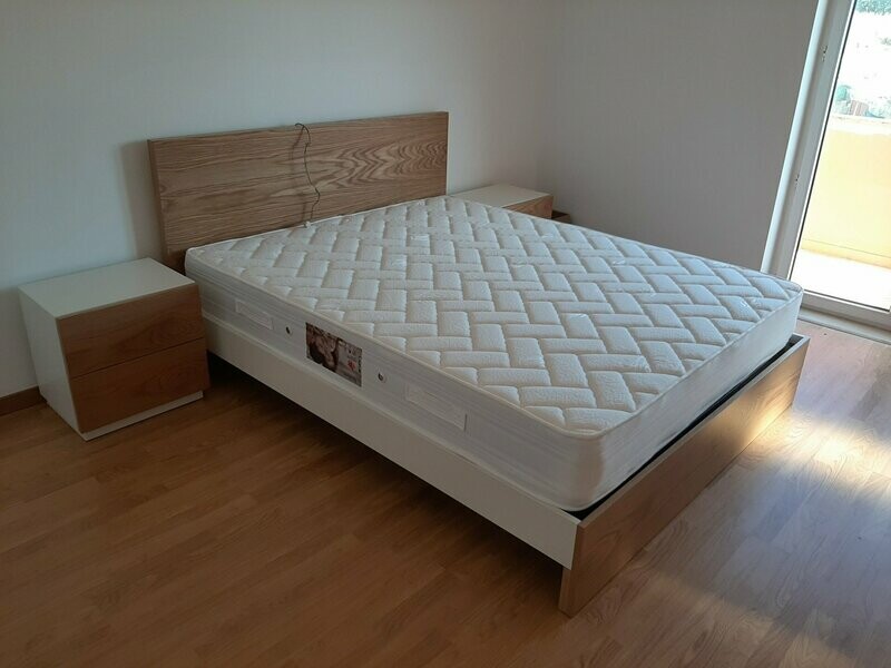 Quarto Carvalho e branco
