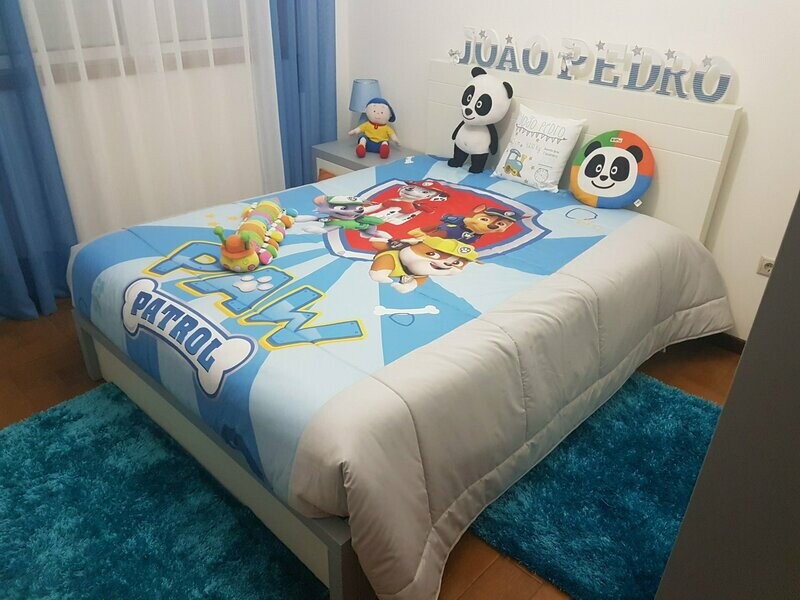 Quarto JP branco e cinza