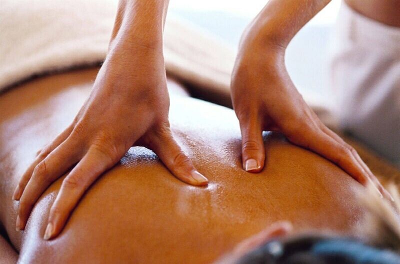 Supplément : Massage du Dos ou Cuir chevelu 10mn Supplément : Massage du Dos ou Cuir chevelu 10mn
