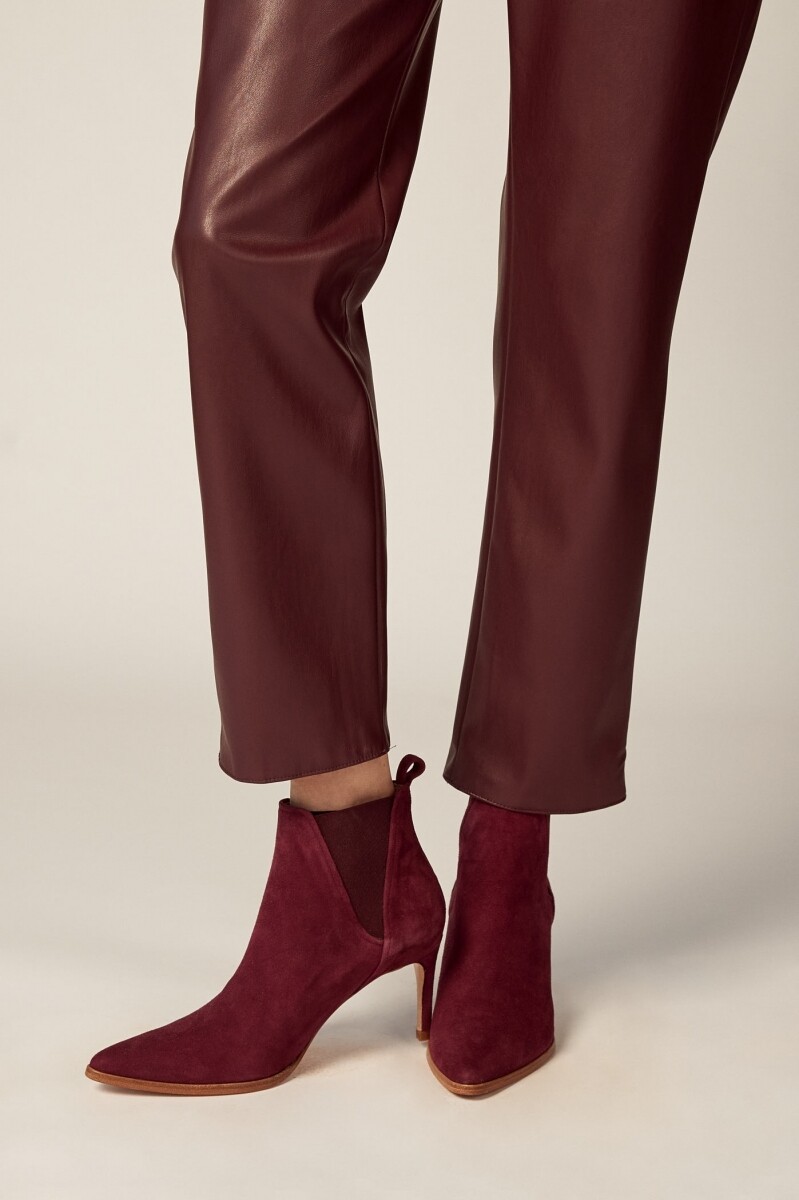 Femmes du Sud suede laarsje bordeau