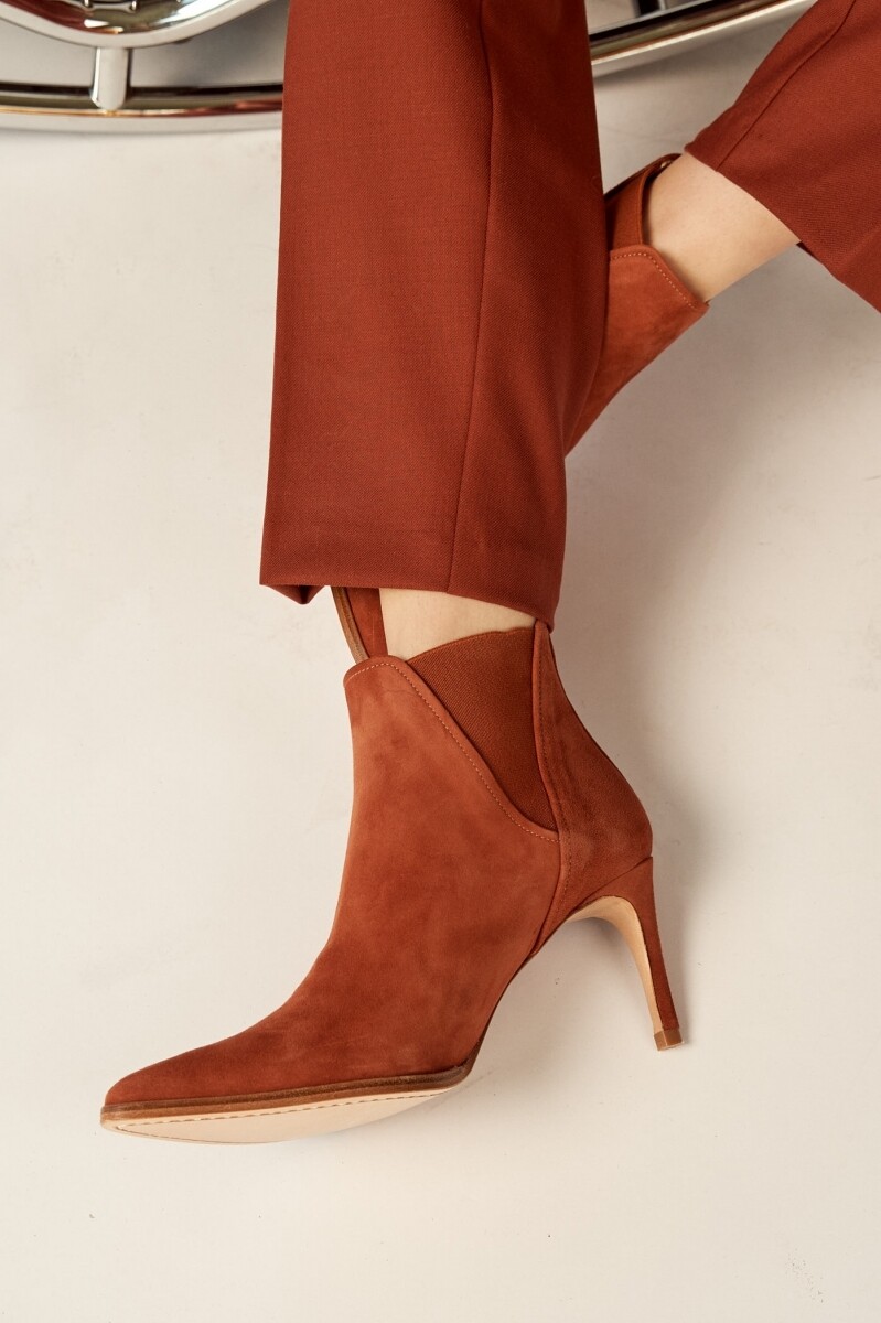 Femmes du Sud suede laarsje brique