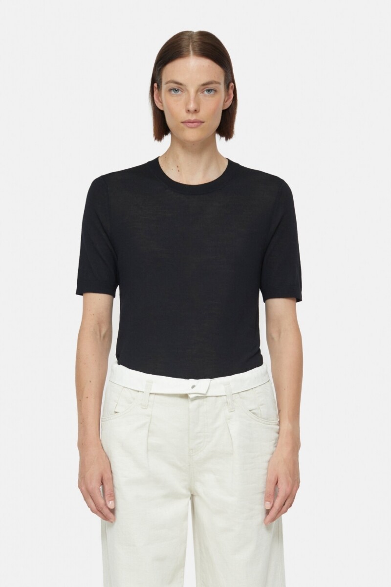 Closed knitted top zwart