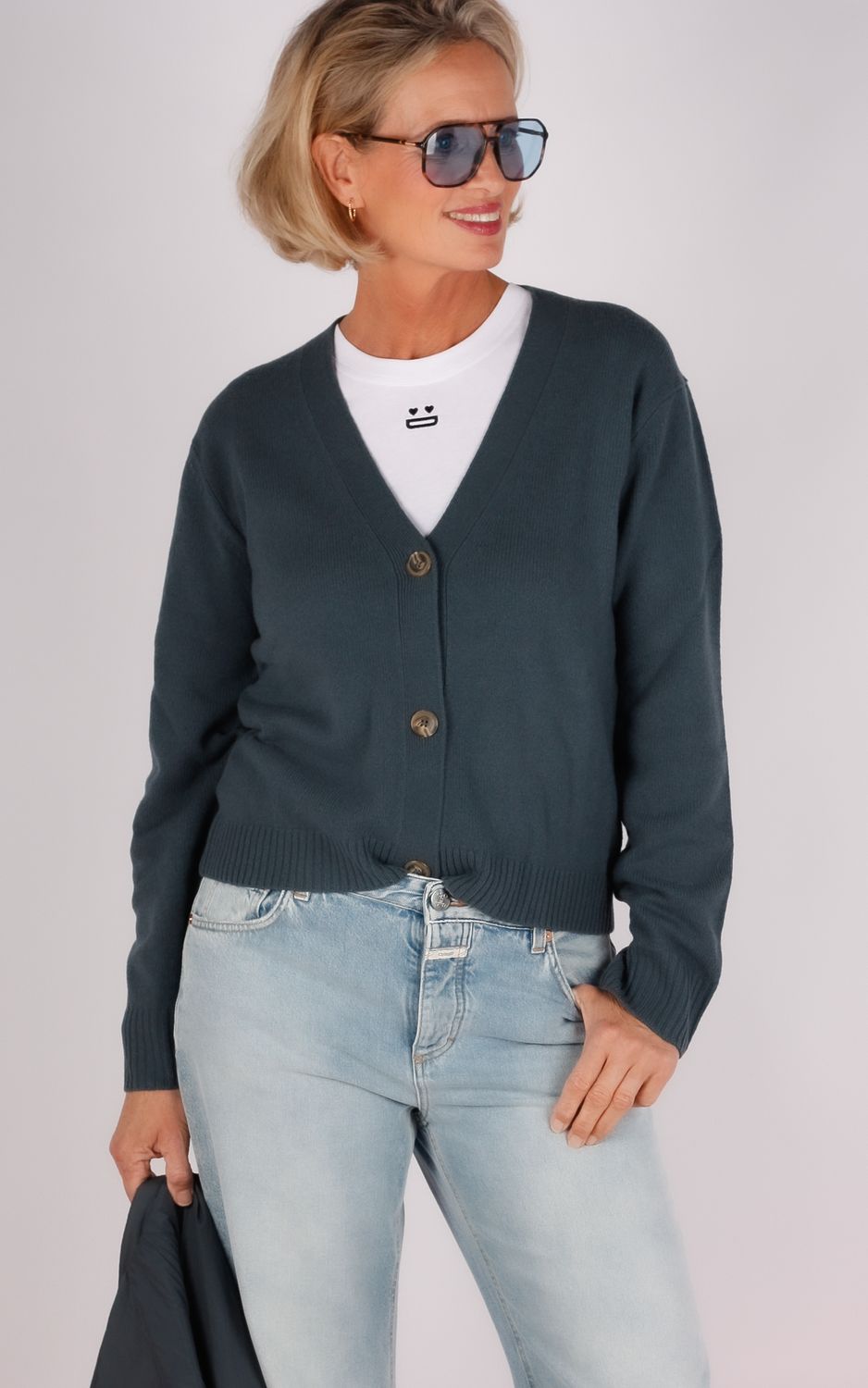 Closed vest petrol