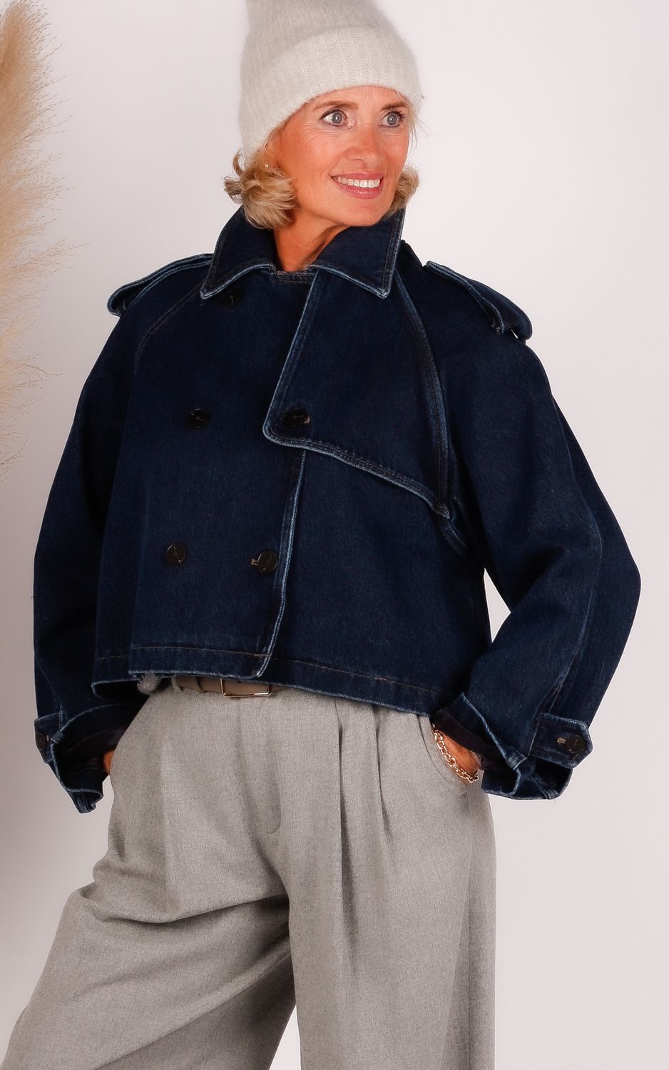 Closed cropped trench