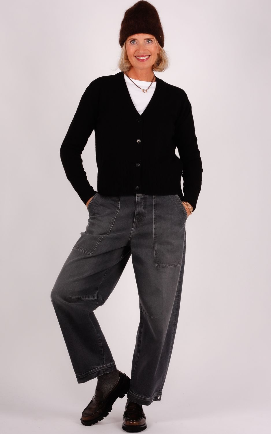 Closed vest C96254-920-22 zwart