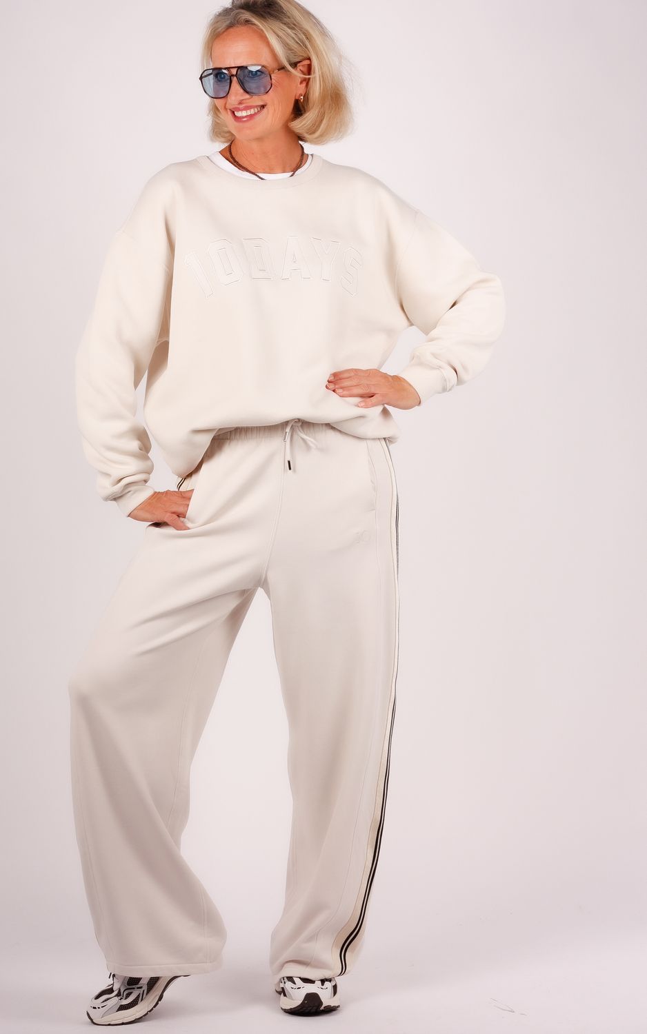 10 Days statement sweater 20-800-5203 cleansing kit