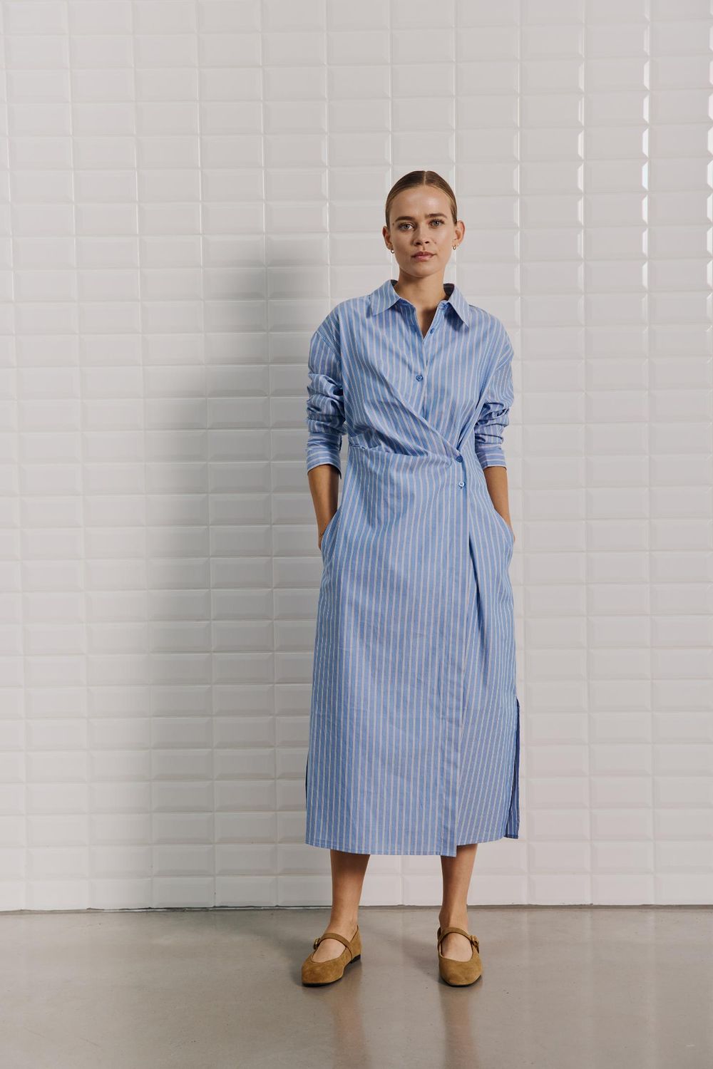 With Black midi dress Mesa striped