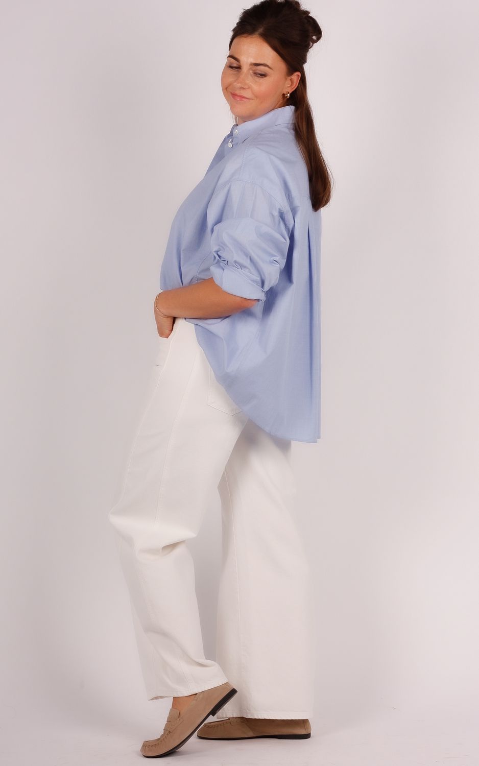 Closed cape shirt