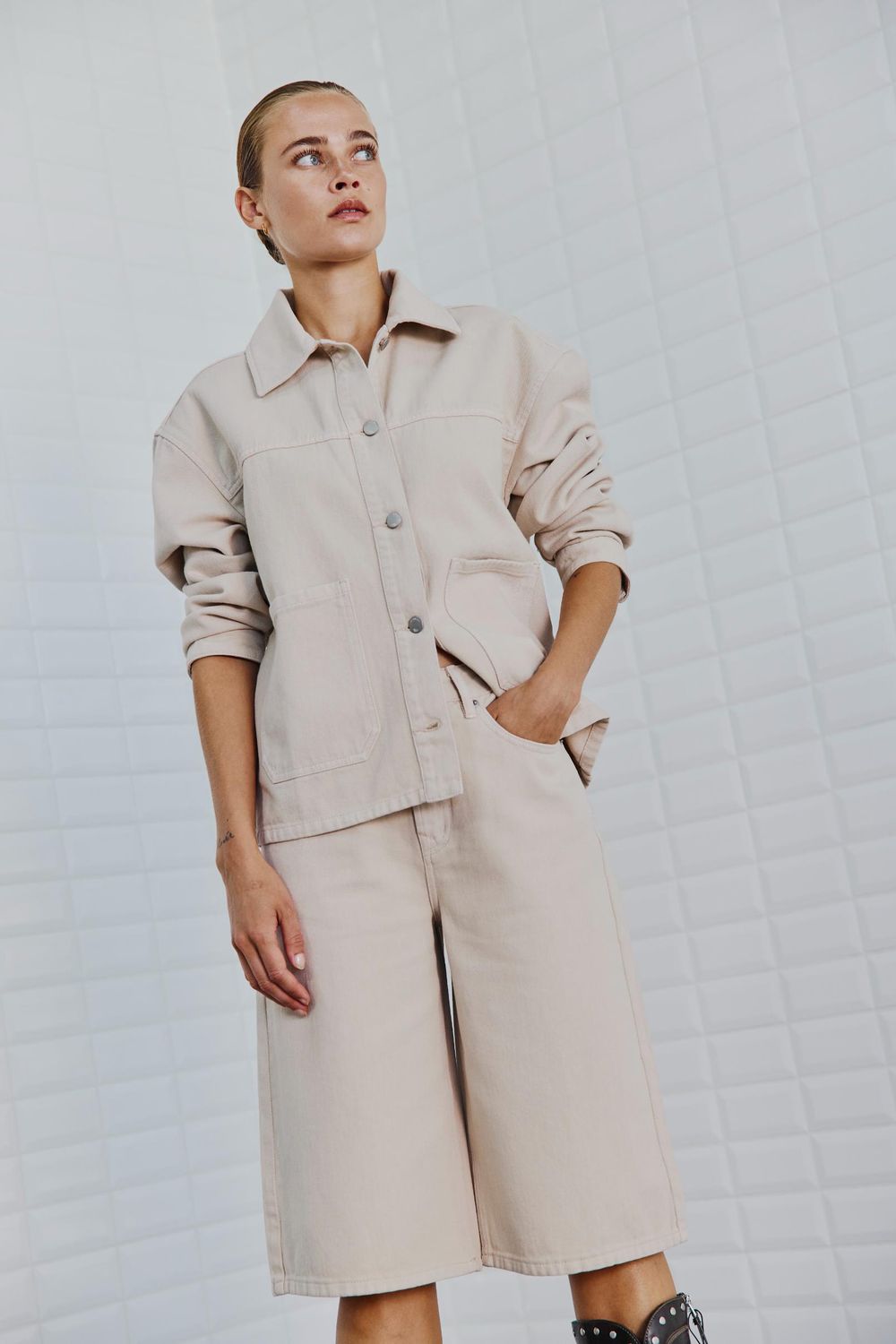 With Black Gala denim bermuda