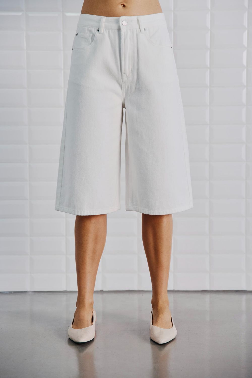 With Black Gala long denim bermuda