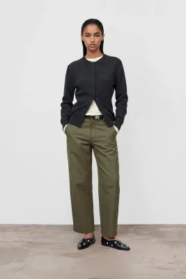 Closed pants Romi C21157-50W-22 Cypress green