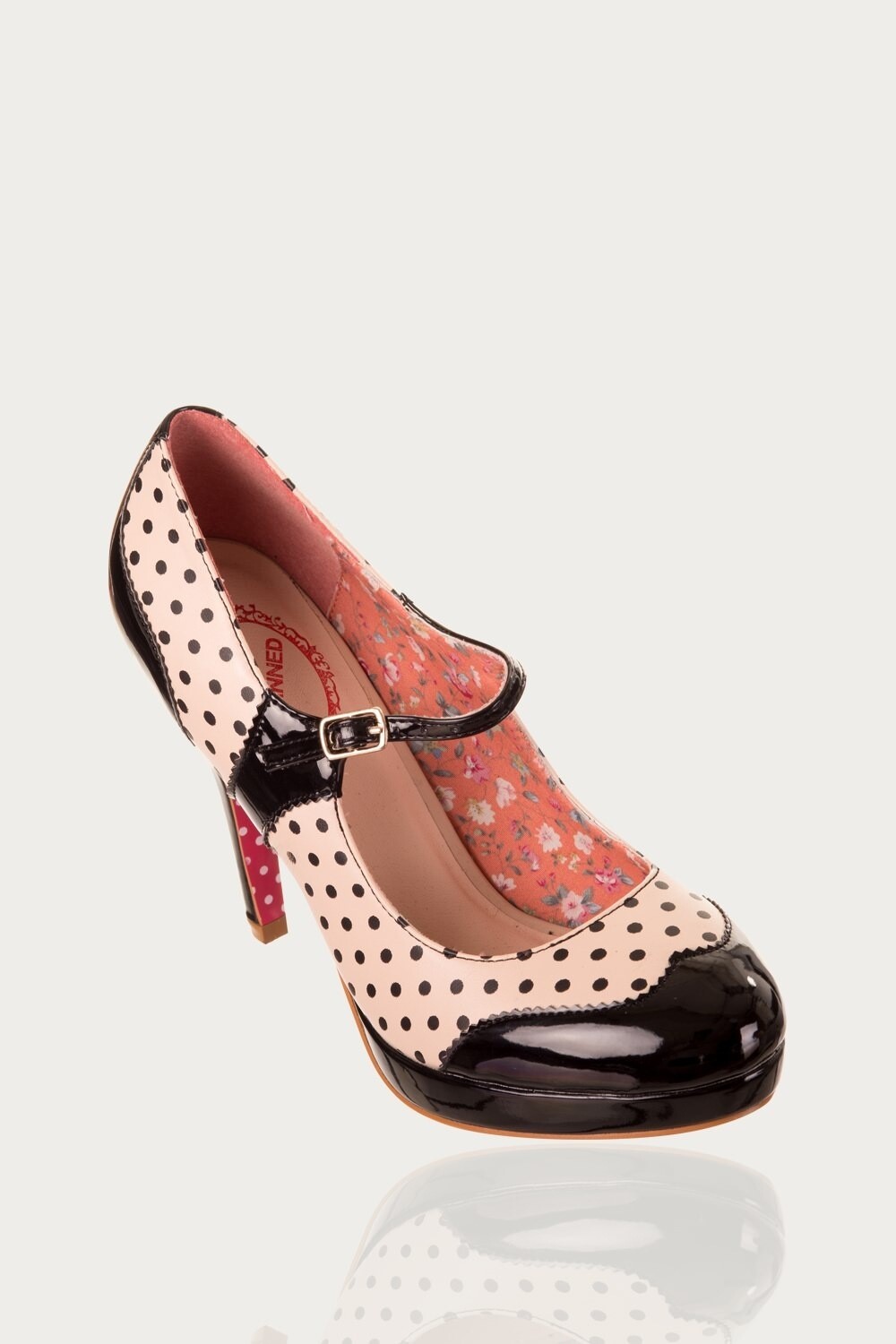 Schöner eleganter Heels Schuhe