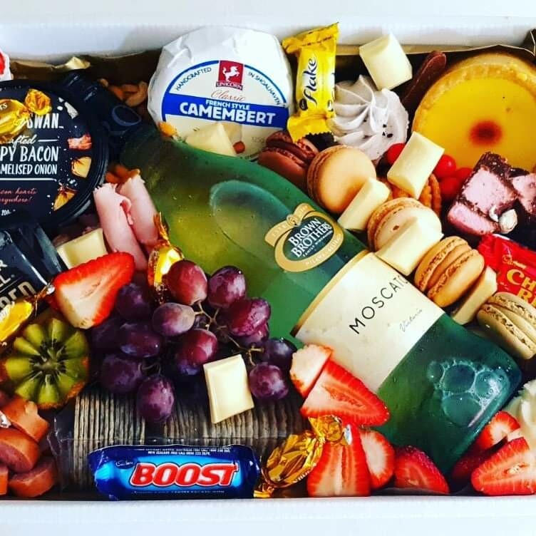 Gourmet Desert Box - Medium (2 People)