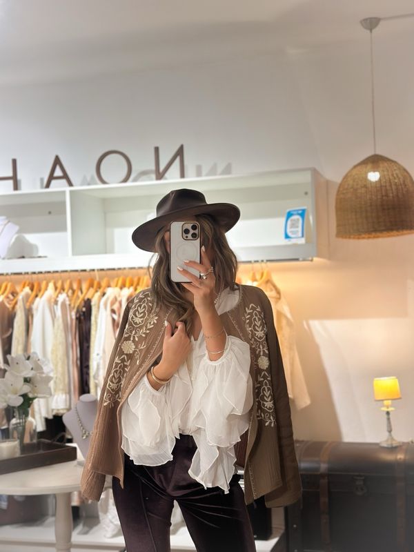 Chaqueta con bordado