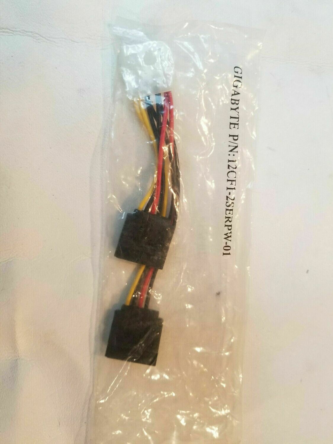 Gigabyte SATA Power Adapter Cable Serial SATA ATA 2 12CF1-2SERPW-01