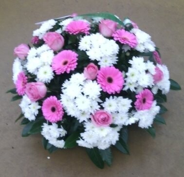 Panier rond en fleurs variées environ 40cm de diamètre