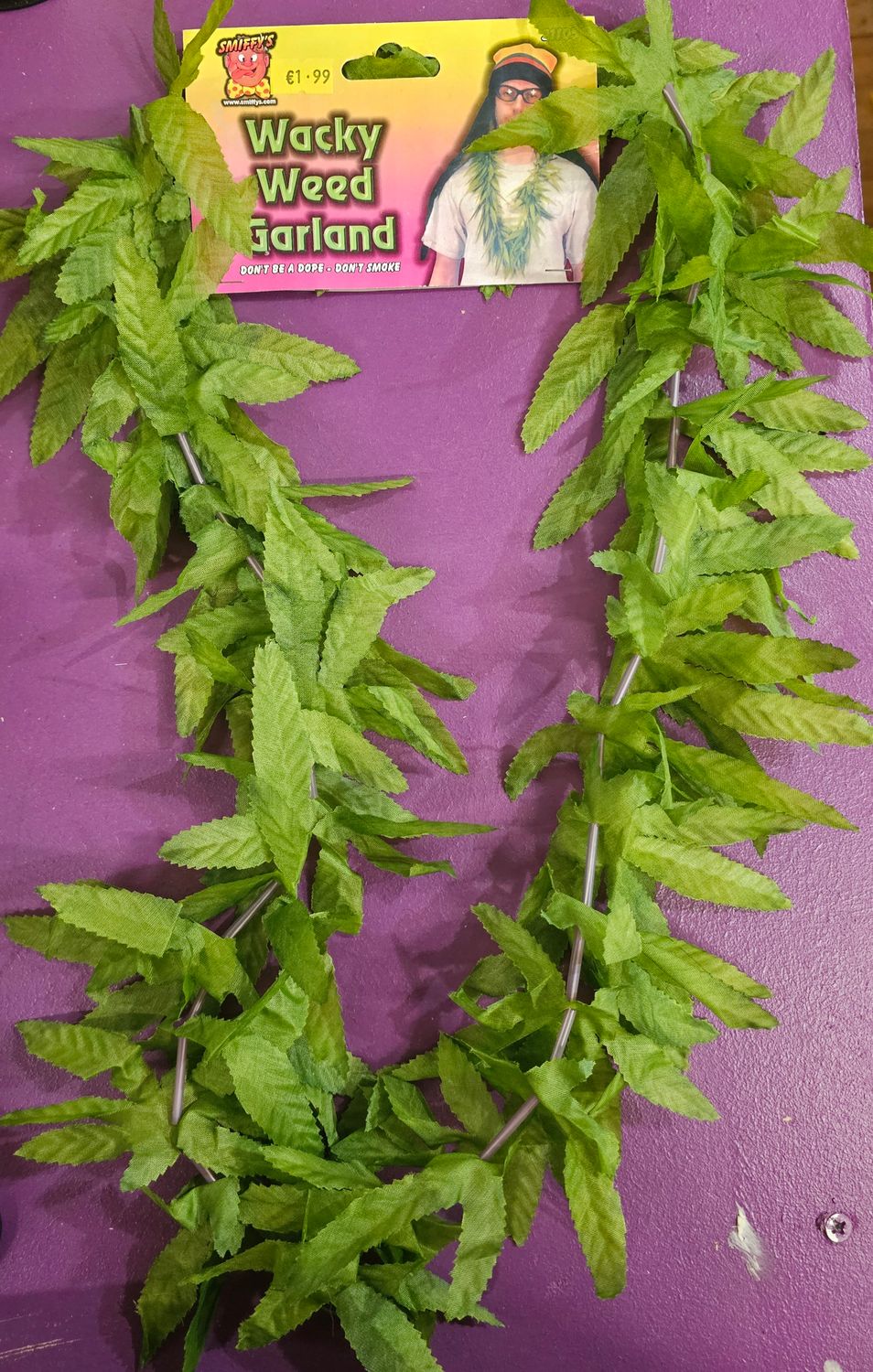 Wacky weed Garland