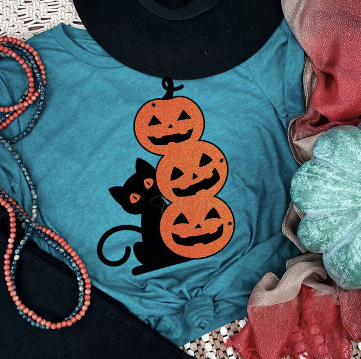 Black Cat w/ Three Pumpkins