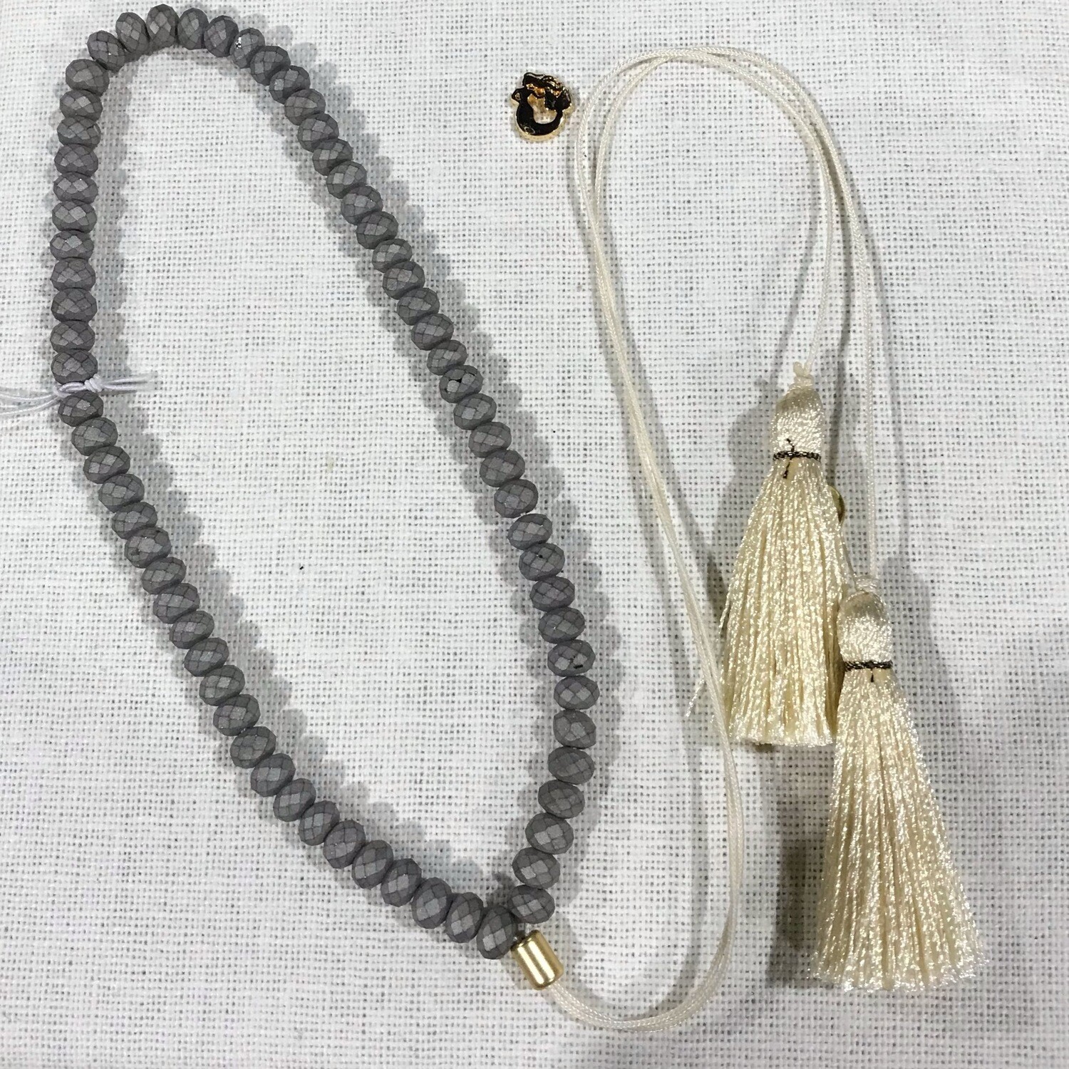 Beaded 30" Grey/cream
