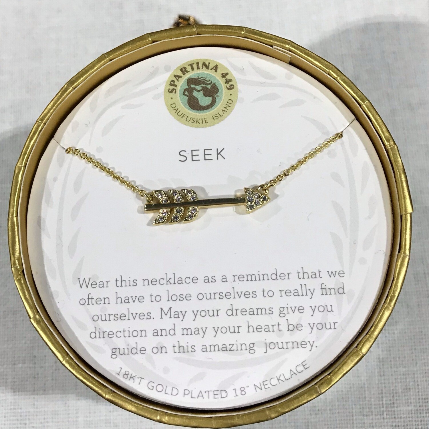 Sea la Vie seek/arrow necklace