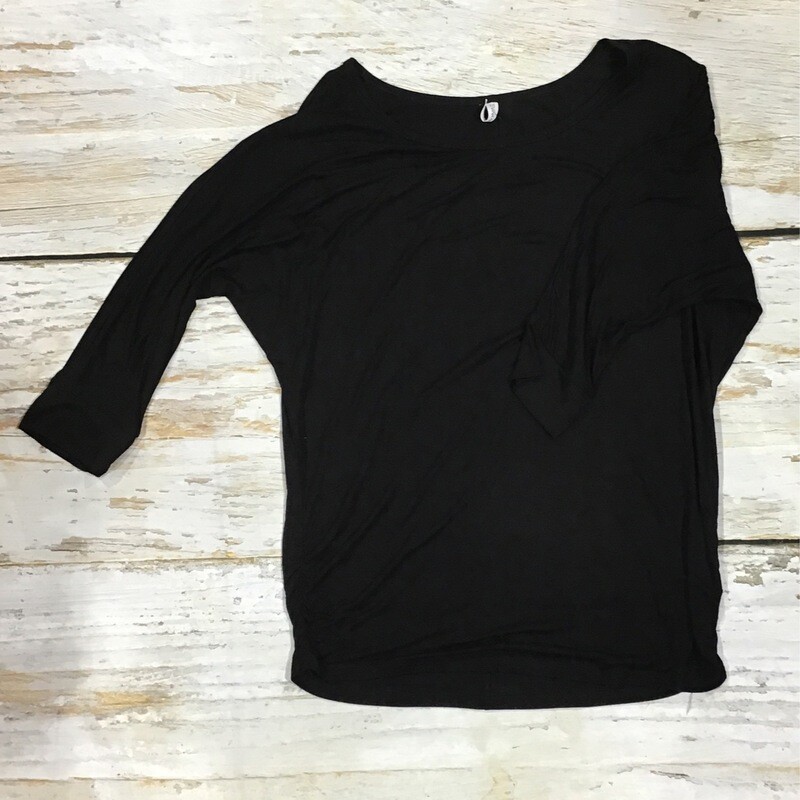 BLACK PIKO TOP