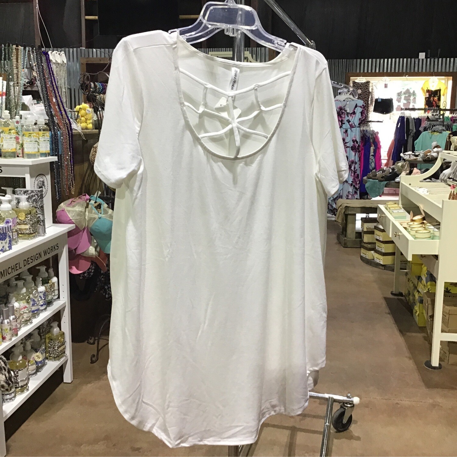WHITE CRISS CROSS TOP