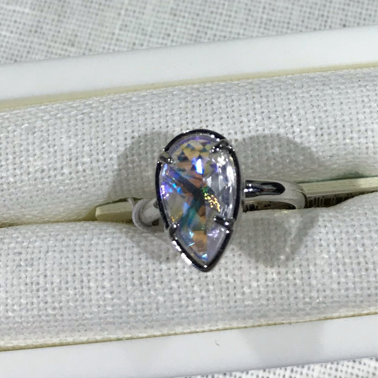 Dewdrop ring Iridescant