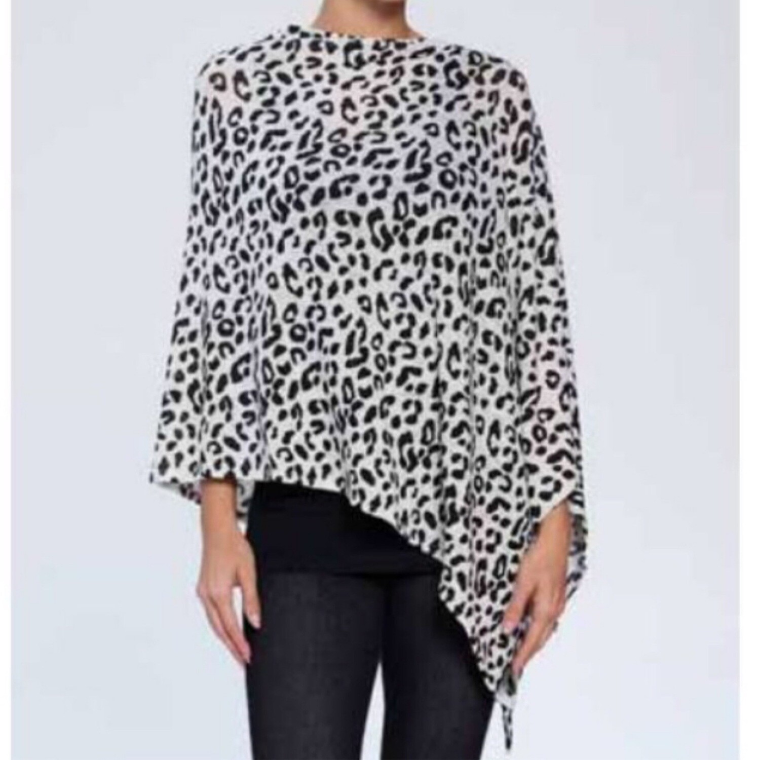 Whitley Leopard Poncho
