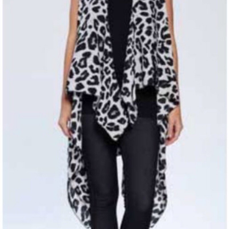 Petra Leopard Vest