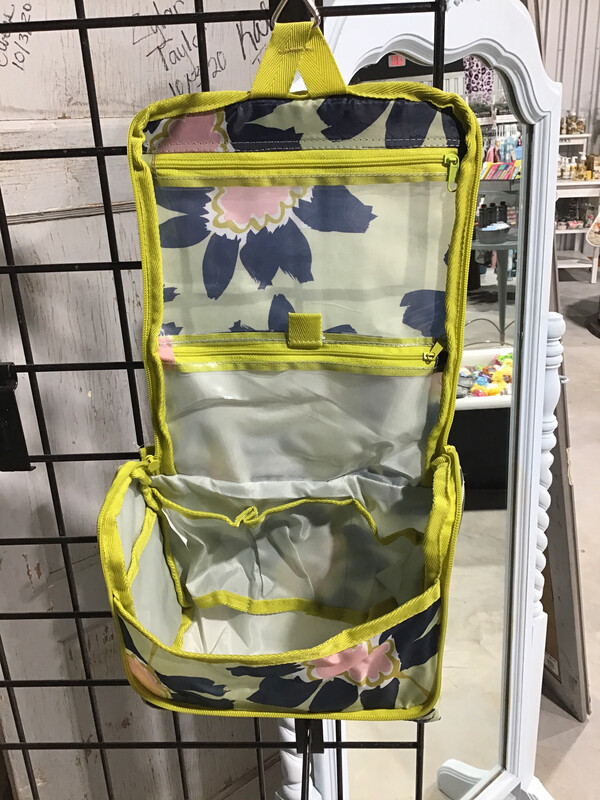 Callie Hanging Toiletry Bag