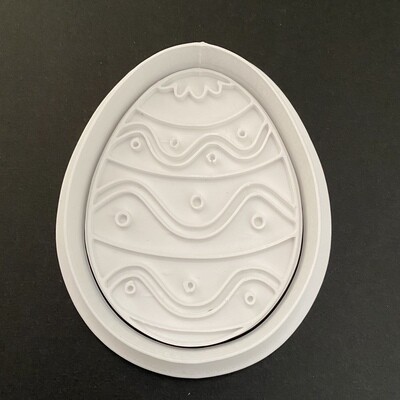 Egg with waves and circles