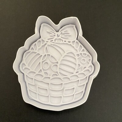 Basket with eggs