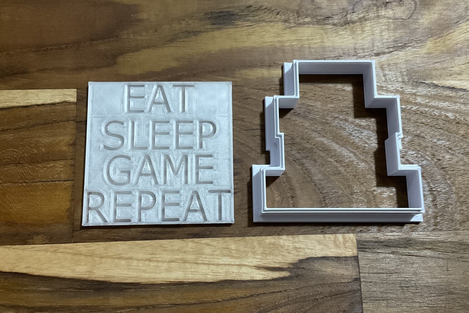 Eat Sleep Game - Debosser