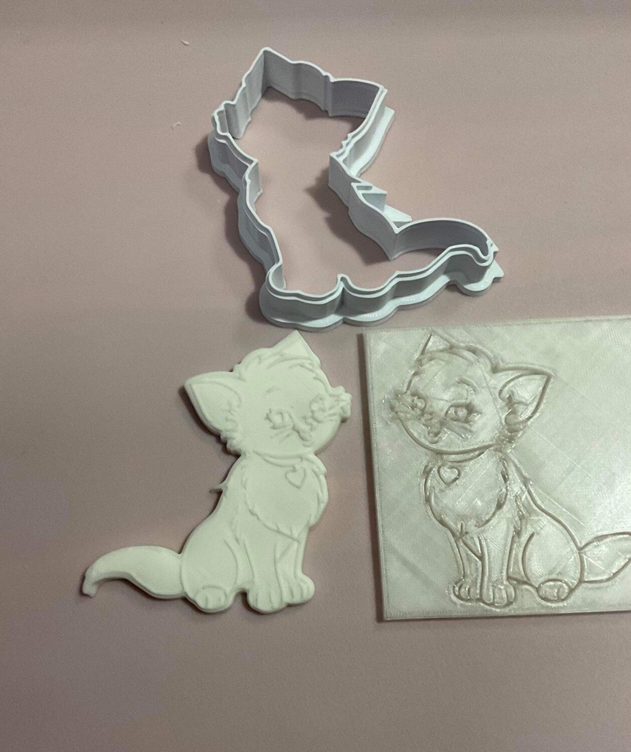 Kitten no3 with heart debosser