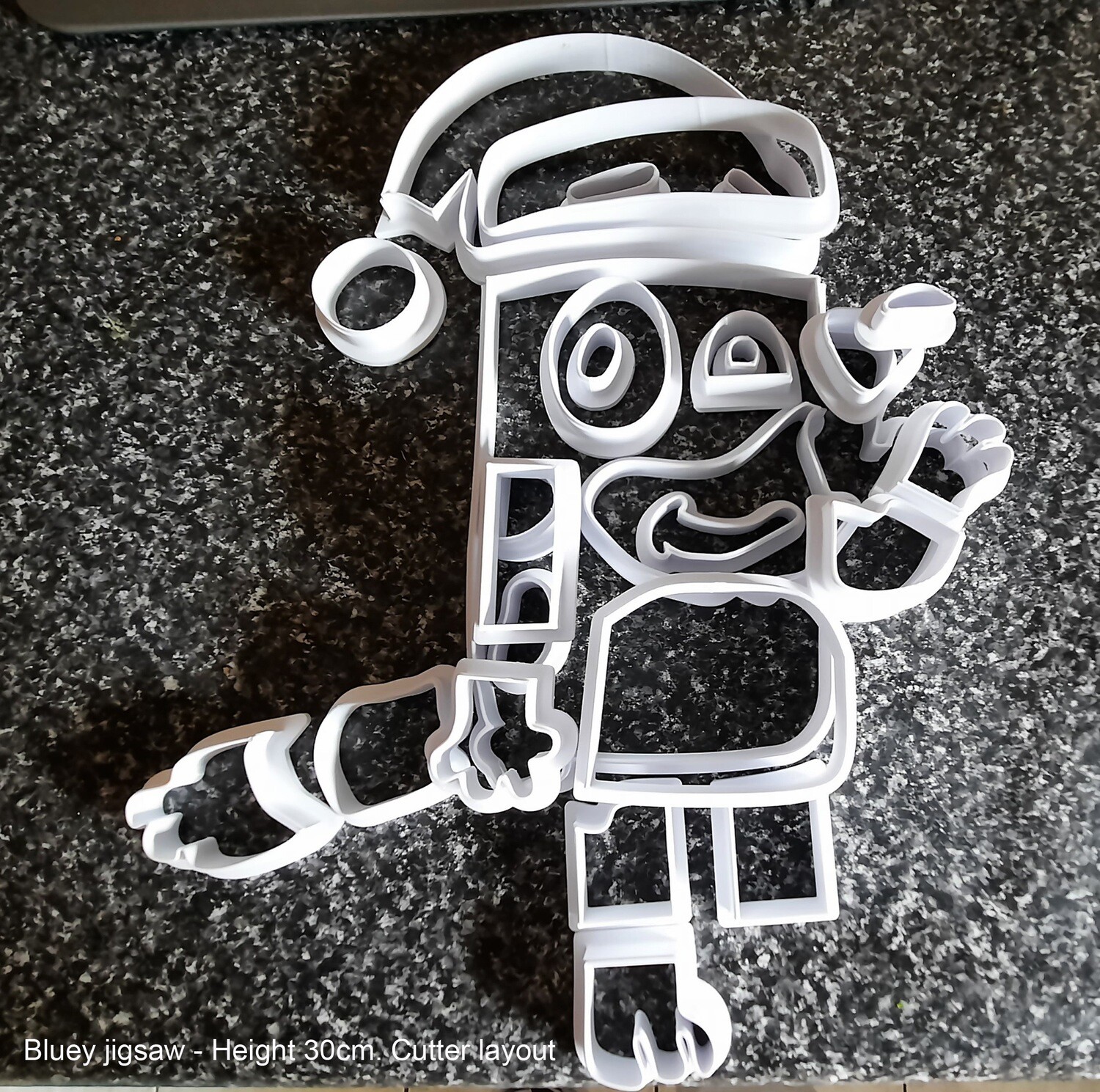 Bluey with a Santa hat -25 piece