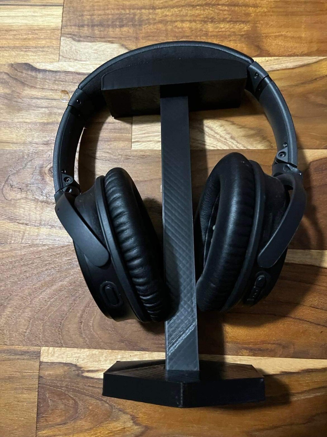 Headphone stand