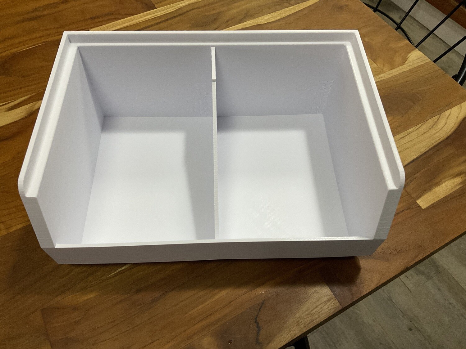 Stackable crate large with divider