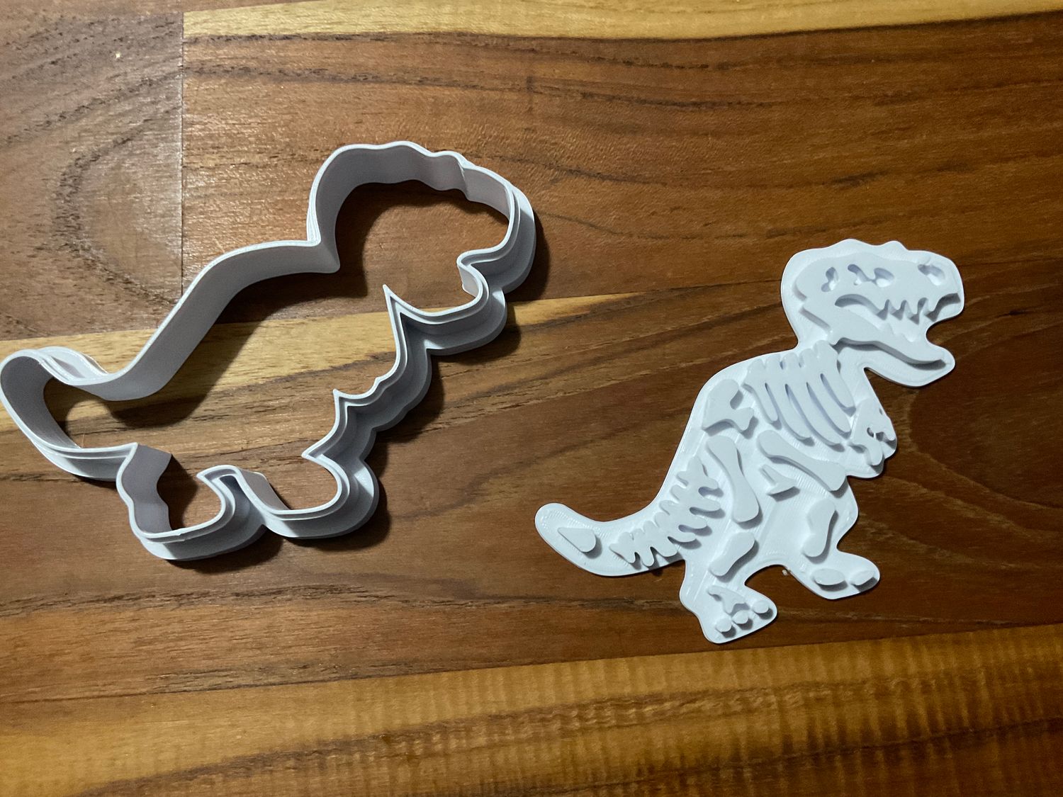 CLEARANCE BONEY DINO