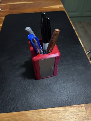 Pen Holder (pencil sharpener style)