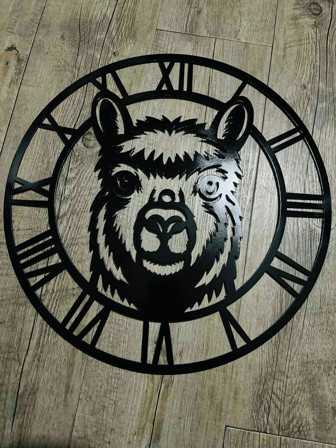 Alpaca/Lama clock 38cm