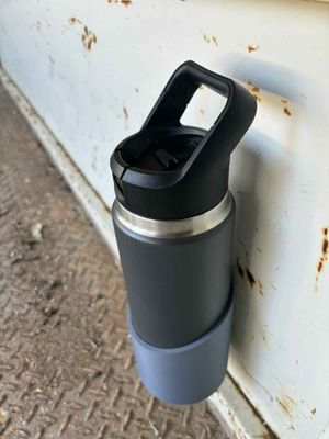 Magnetic 26oz Yeti insulated bottle holder