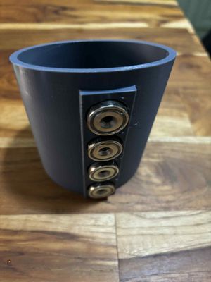 Magnetic 26oz Yeti insulated bottle holder