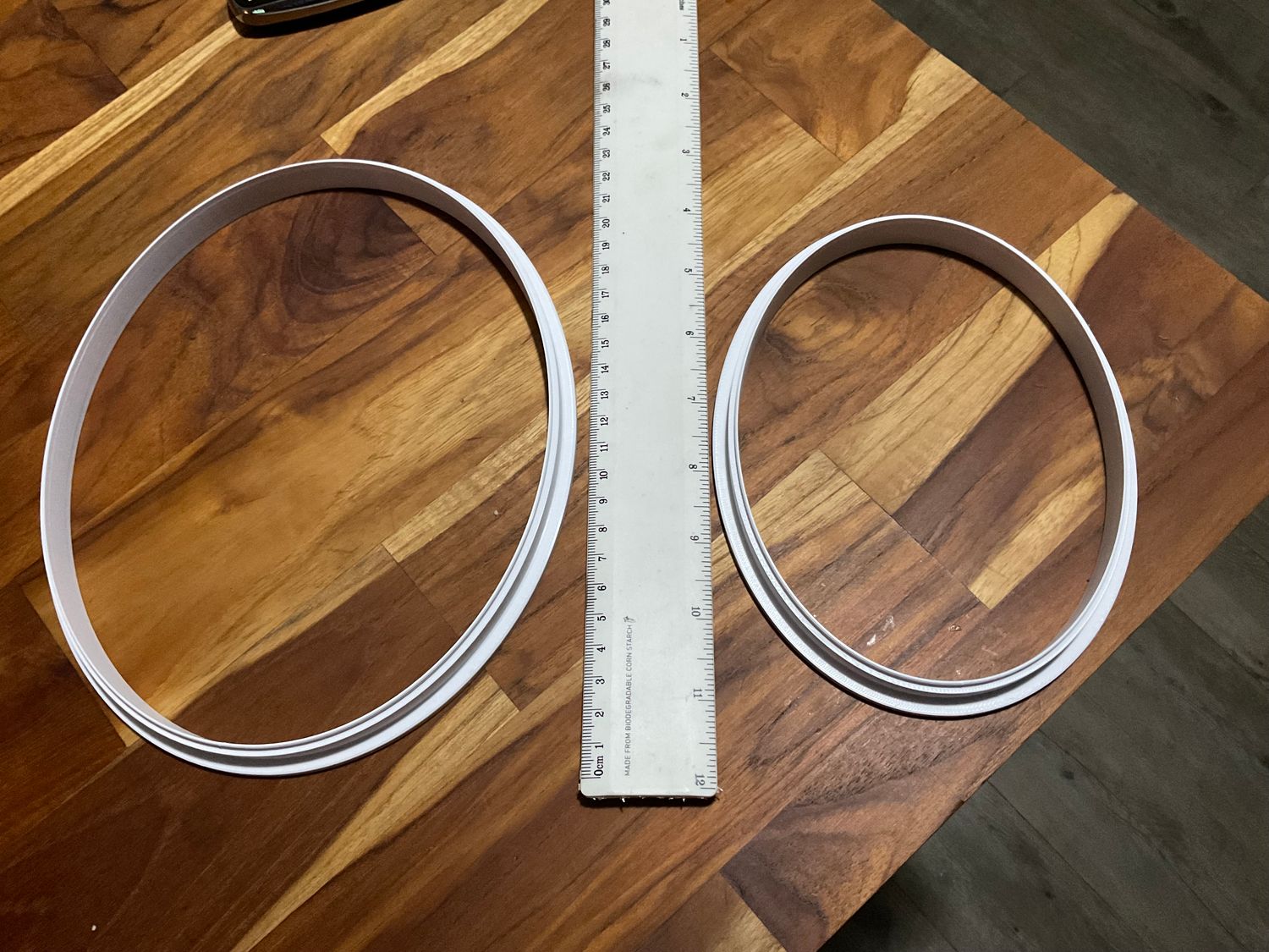 Oval pie cutters