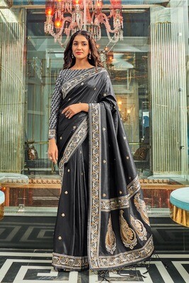 Dual Shade Weaving Pure Silk Saree In Black