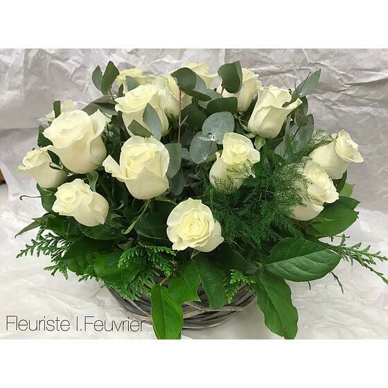 Le Panier de roses blanches