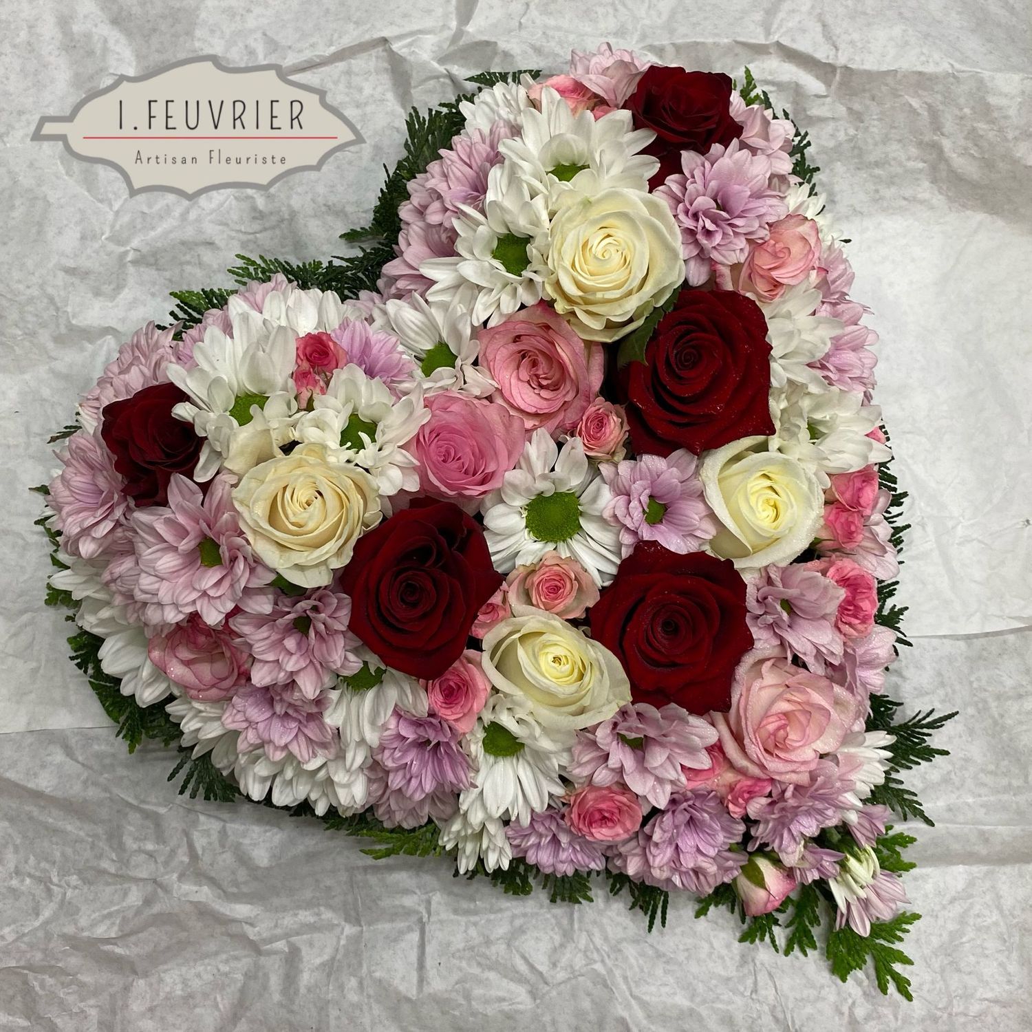 Le Cœur pastel avec roses rouges Le Cœur pastel avec roses rouges