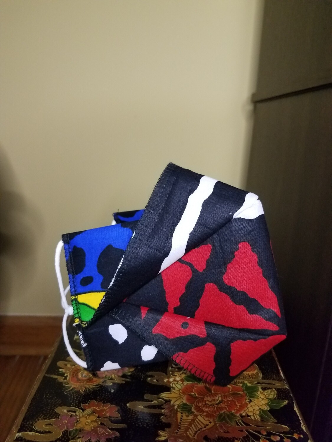 Multi Color - Reversible 3D Face Mask Multi Color - Reversible 3D Face Mask, Color: White/Black/Red/Blue